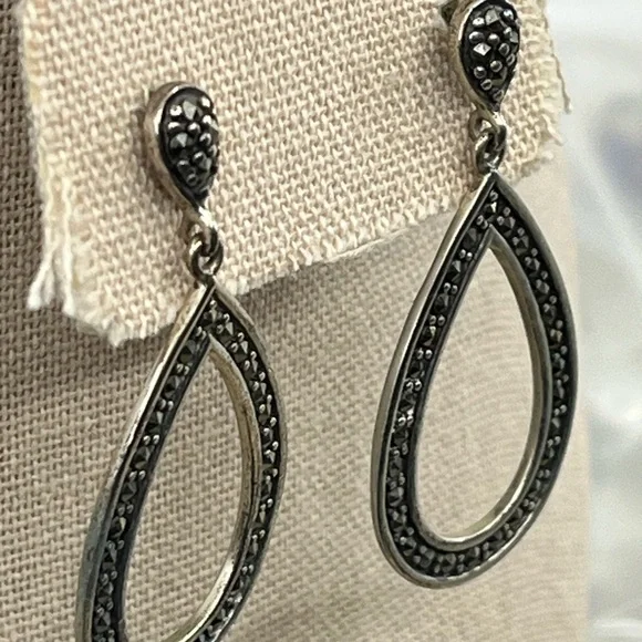 Vintage Suspicion Marcasite Pendant & Teardrop Earrings Set - Picture 8 of 17